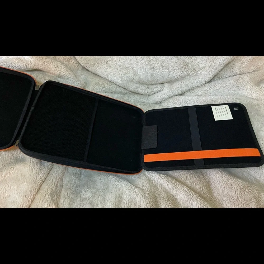 Moleskine 12” diameter for tablet/iPad, black w/ orange zipper
